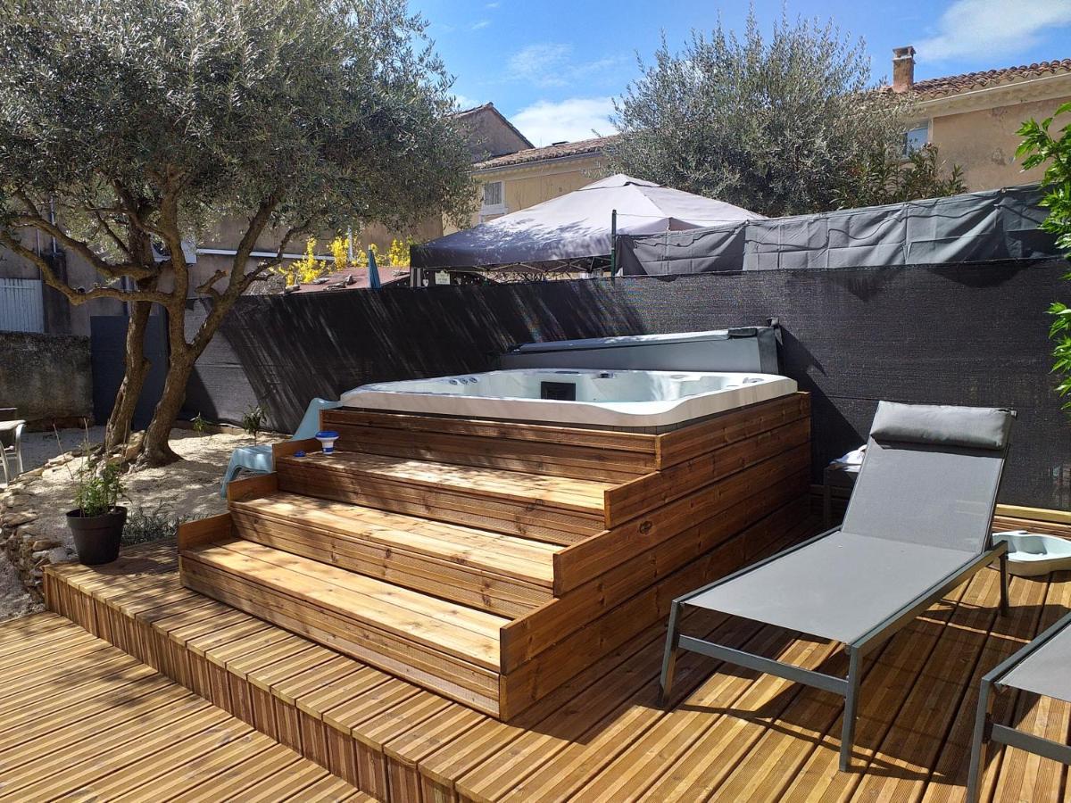 Deux M Bed & Breakfast Villes-sur-Auzon ภายนอก รูปภาพ
